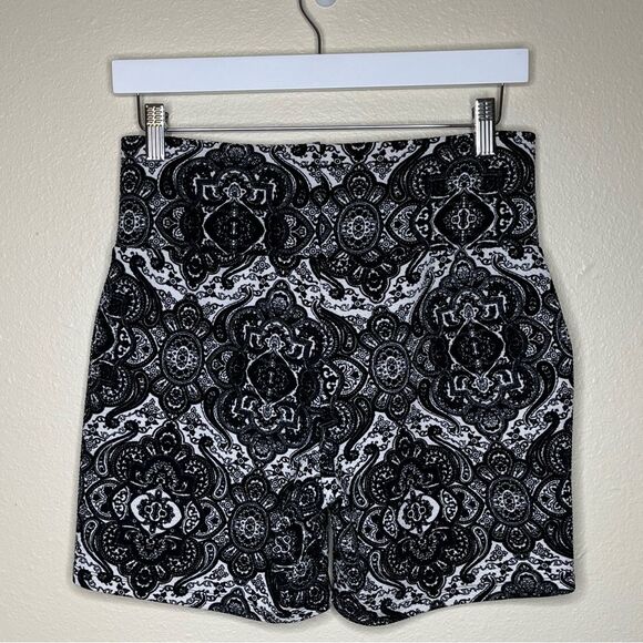 Black White Paisley Mandala Textured Scuba Shorts Tall Band Pockets Women Medium - Picture 5 of 11